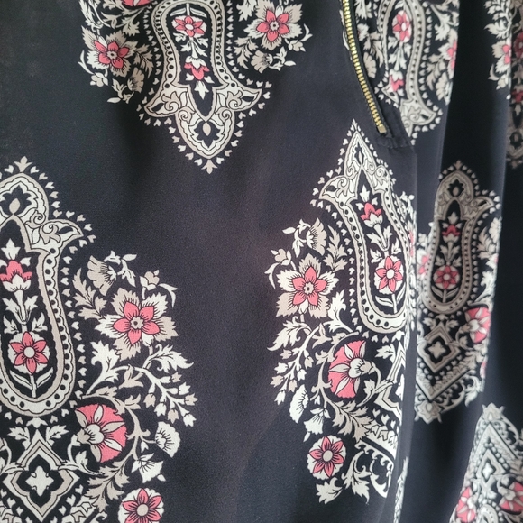 💲3/25💲Womens sleeveless blouse - Picture 2 of 3